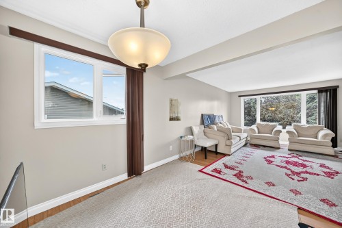 31 Hughes Road Nw, Edmonton, AB - Indoor Photo Showing Other Room