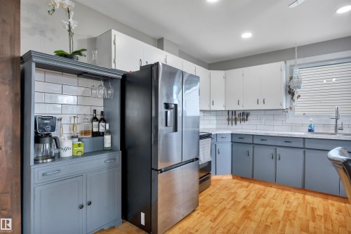 5116 47 Avenue, Leduc, AB - Indoor Photo Showing Kitchen