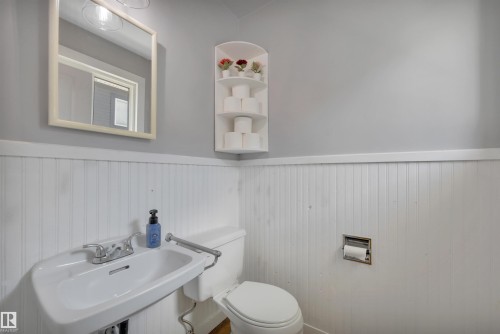 5116 47 Avenue, Leduc, AB - Indoor Photo Showing Bathroom