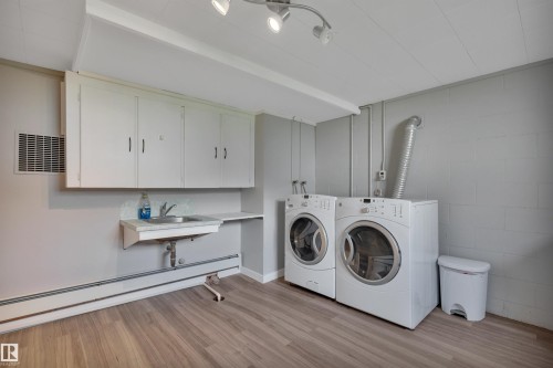5116 47 Avenue, Leduc, AB - Indoor Photo Showing Laundry Room
