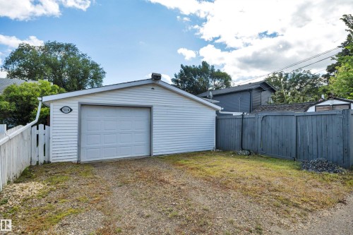 5116 47 Avenue, Leduc, AB - Outdoor
