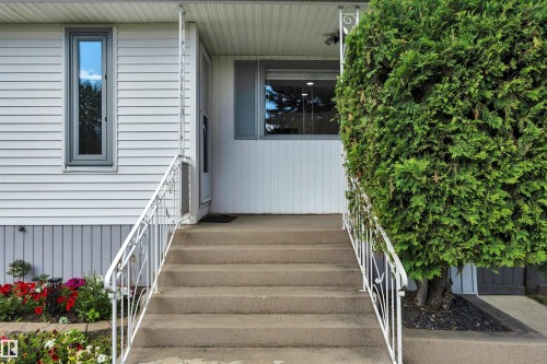 5116 47 Avenue, Leduc, AB - Outdoor With Exterior