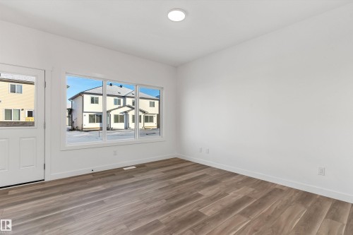 920 18 Avenue Nw, Edmonton, AB - Indoor Photo Showing Other Room