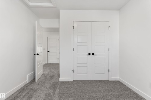 920 18 Avenue Nw, Edmonton, AB - Indoor Photo Showing Other Room