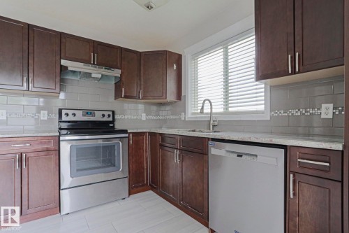 4 Landsdowne Drive, Spruce Grove, AB 
