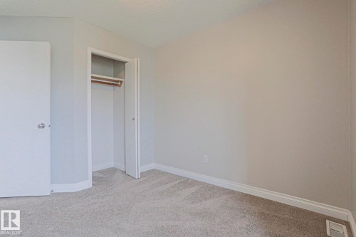 4 Landsdowne Drive, Spruce Grove, AB 