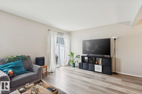 #22 230 Edwards Dr Sw, Edmonton, AB - Indoor Photo Showing Living Room