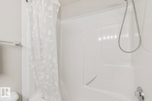 #22 230 Edwards Dr Sw, Edmonton, AB - Indoor Photo Showing Bathroom
