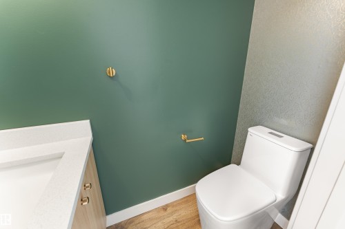224 Callingwood Two Two Nw, Edmonton, AB - Indoor Photo Showing Bathroom