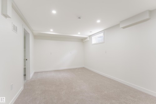 224 Callingwood Two Two Nw, Edmonton, AB - Indoor Photo Showing Other Room