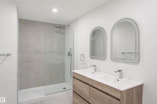 224 Callingwood Two Two Nw, Edmonton, AB - Indoor Photo Showing Bathroom