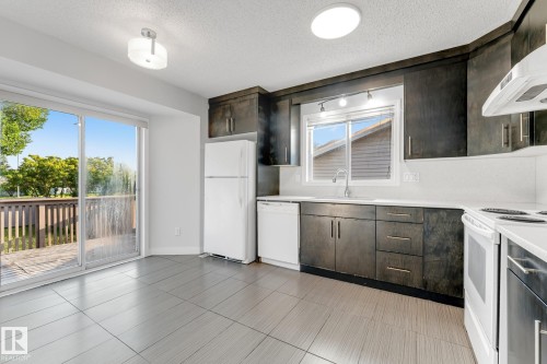 4511 25 Avenue Nw, Edmonton, AB - Indoor Photo Showing Kitchen