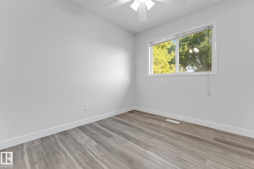 4511 25 Avenue Nw, Edmonton, AB - Indoor Photo Showing Other Room