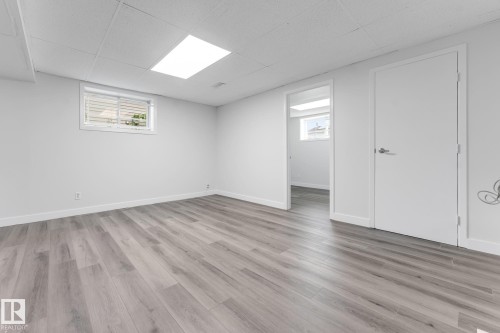 4511 25 Avenue Nw, Edmonton, AB - Indoor
