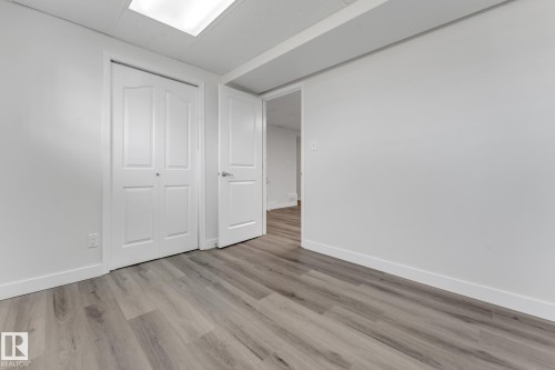 4511 25 Avenue Nw, Edmonton, AB - Indoor Photo Showing Other Room