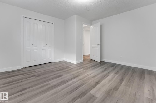 4511 25 Avenue Nw, Edmonton, AB - Indoor Photo Showing Other Room