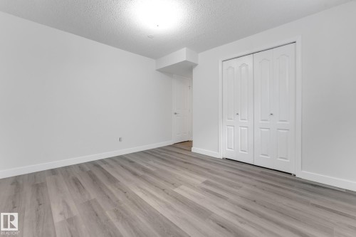 4511 25 Avenue Nw, Edmonton, AB - Indoor Photo Showing Other Room