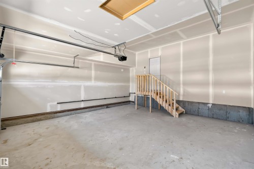 1914 Westerra Lane, Stony Plain, AB - Indoor Photo Showing Garage