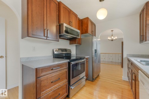 11415 149 Avenue Nw, Edmonton, AB - Indoor Photo Showing Kitchen