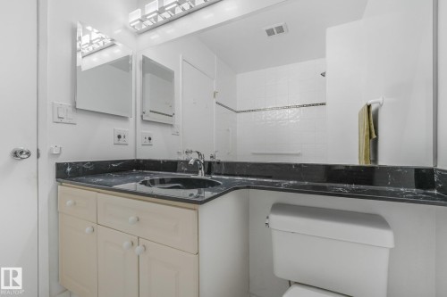 11415 149 Avenue Nw, Edmonton, AB - Indoor