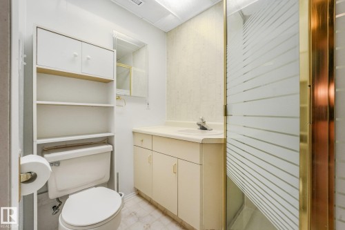 11415 149 Avenue Nw, Edmonton, AB - Indoor Photo Showing Bathroom