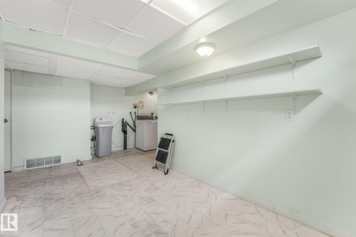 11415 149 Avenue Nw, Edmonton, AB - Indoor