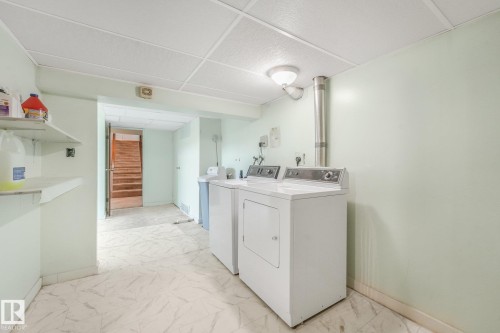 11415 149 Avenue Nw, Edmonton, AB - Indoor Photo Showing Laundry Room