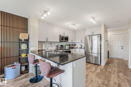 30 Ebbers Close Nw, Edmonton, AB - Indoor Photo Showing Kitchen With Stainless Steel Kitchen