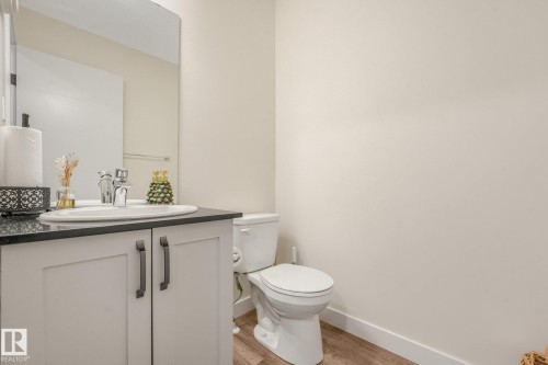 30 Ebbers Close Nw, Edmonton, AB - Indoor Photo Showing Bathroom
