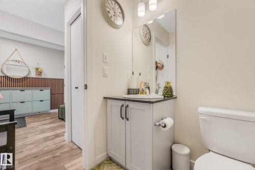 30 Ebbers Close Nw, Edmonton, AB - Indoor Photo Showing Bathroom