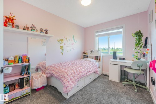 30 Ebbers Close Nw, Edmonton, AB - Indoor Photo Showing Bedroom
