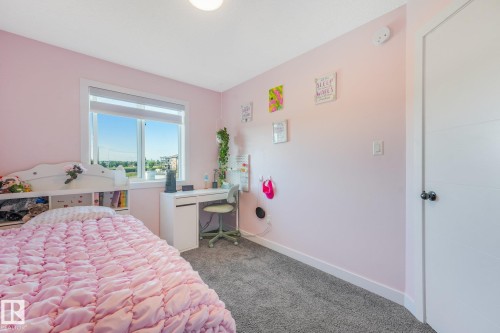30 Ebbers Close Nw, Edmonton, AB - Indoor Photo Showing Bedroom