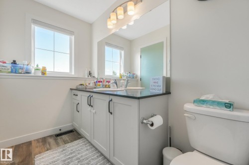 30 Ebbers Close Nw, Edmonton, AB - Indoor Photo Showing Bathroom