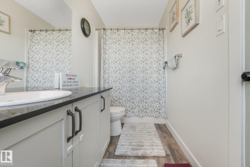 30 Ebbers Close Nw, Edmonton, AB - Indoor Photo Showing Bathroom