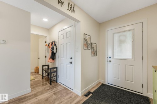 30 Ebbers Close Nw, Edmonton, AB - Indoor Photo Showing Other Room