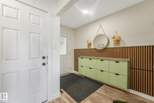 30 Ebbers Close Nw, Edmonton, AB - Indoor Photo Showing Other Room