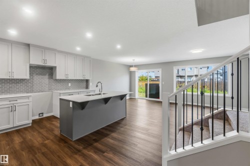 1188 South Creek Wynd, Stony Plain, AB - Indoor Photo Showing Kitchen With Upgraded Kitchen