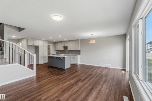 1188 South Creek Wynd, Stony Plain, AB - Indoor Photo Showing Kitchen