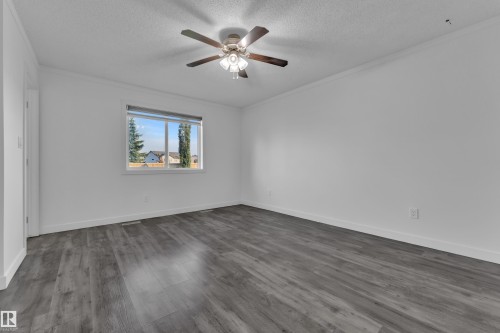 73 Hartwick Loop, Spruce Grove, AB - Indoor Photo Showing Other Room
