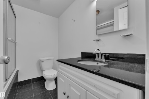 73 Hartwick Loop, Spruce Grove, AB - Indoor Photo Showing Bathroom