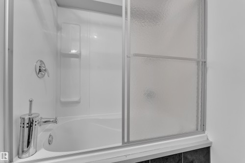 73 Hartwick Loop, Spruce Grove, AB - Indoor Photo Showing Bathroom