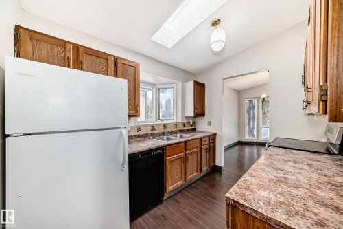 8516 190 Street Nw, Edmonton, AB - Indoor Photo Showing Kitchen With Double Sink
