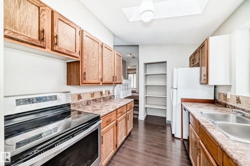 8516 190 Street Nw, Edmonton, AB - Indoor Photo Showing Kitchen With Double Sink