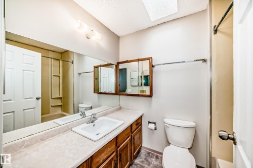 8516 190 Street Nw, Edmonton, AB - Indoor Photo Showing Bathroom