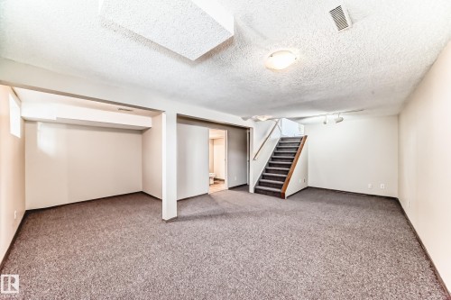 8516 190 Street Nw, Edmonton, AB - Indoor Photo Showing Other Room