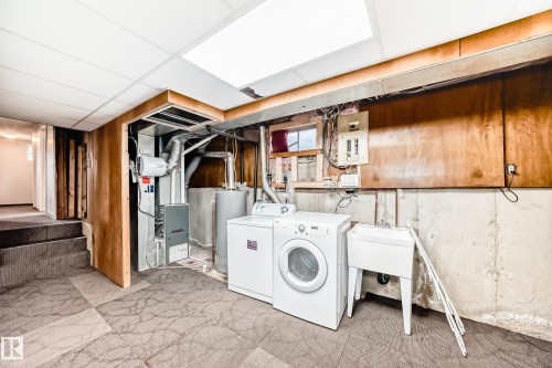 8516 190 Street Nw, Edmonton, AB - Indoor Photo Showing Laundry Room