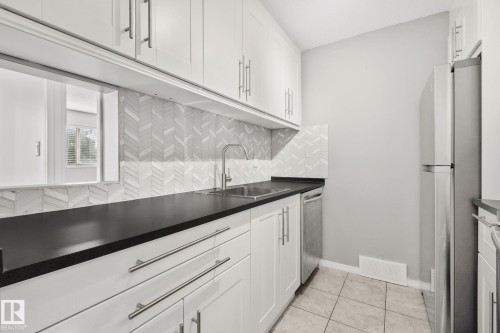 #210 2508 50 St Nw, Edmonton, AB - Indoor Photo Showing Kitchen