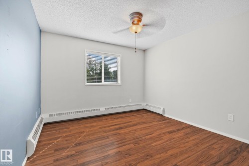 #210 2508 50 St Nw, Edmonton, AB - Indoor Photo Showing Other Room