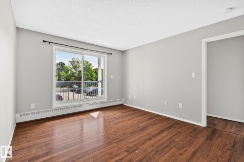#210 2508 50 St Nw, Edmonton, AB - Indoor Photo Showing Other Room