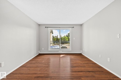 #210 2508 50 St Nw, Edmonton, AB - Indoor Photo Showing Other Room